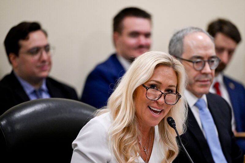 A deputada Marjorie Taylor Greene comprou participações em empresas de tecnologia na véspera de medida do presidente que  impulsionou o S&P 500 a um ganho de 9,5%, sua maior alta desde 2008 A deputada Marjorie Taylor Greene comprou participações em empresas de tecnologia na véspera de medida do presidente que  impulsionou o S&P 500 a um ganho de 9,5%, sua maior alta desde 2008