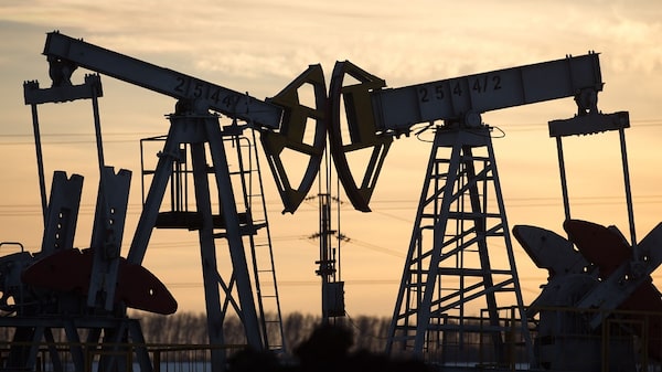 El petróleo cae mientras la interrupción de un oleoducto aumenta la volatilidad El petróleo cae mientras la interrupción de un oleoducto aumenta la volatilidad