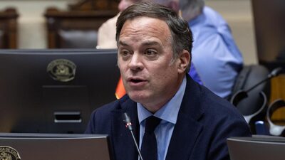 El caso de Matías Walker desata debate sobre cuánto gana un senador en Chile El caso de Matías Walker desata debate sobre cuánto gana un senador en Chile