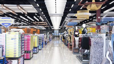Havan captou R$ 550 milhões no mercado para construir 26 novas lojas Havan captou R$ 550 milhões no mercado para construir 26 novas lojas