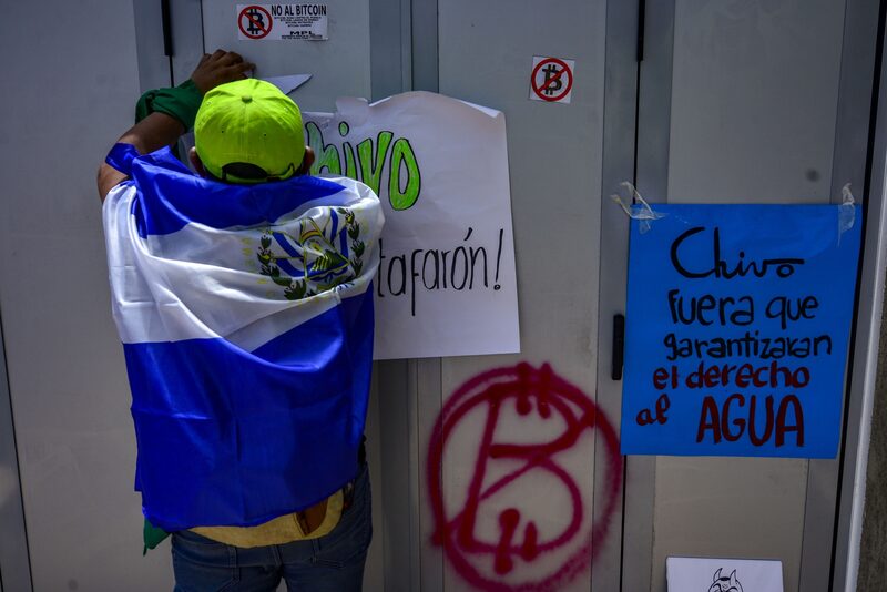 En Bitcoin Conference 2021 Nayib Bukele anunció la adopción de bitcoin como moneda de curso legal en El Salvador. En Bitcoin Conference 2021 Nayib Bukele anunció la adopción de bitcoin como moneda de curso legal en El Salvador.