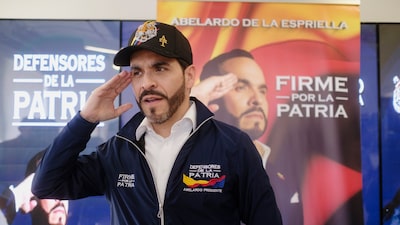Outsider pró-Trump lidera na Colômbia e enfrentará senador de esquerda no 2° turno Outsider pró-Trump lidera na Colômbia e enfrentará senador de esquerda no 2° turno