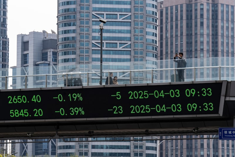 Un indicador de las acciones chinas que cotizan en EE.UU. se desplomó un 8,9% el viernes. Un indicador de las acciones chinas que cotizan en EE.UU. se desplomó un 8,9% el viernes.