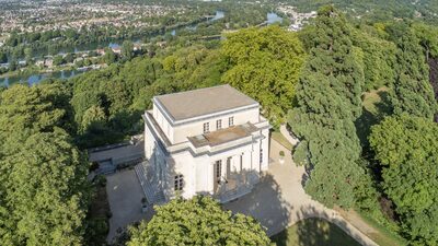 Bilionário francês compra mansão de US$ 45 mi construída para a amante de Luís XV Bilionário francês compra mansão de US$ 45 mi construída para a amante de Luís XV