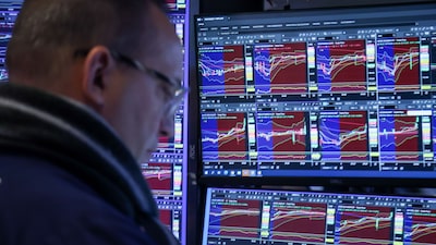 Fuertes fluctuaciones de acciones mantienen en marcha las opciones favoritas de Wall Street Fuertes fluctuaciones de acciones mantienen en marcha las opciones favoritas de Wall Street