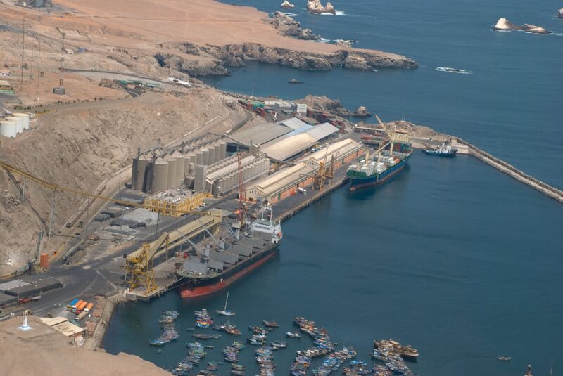 O porto de Matarani, no sul do Peru, obteve autorização do governo para investir em nova infraestrutura para lidar com o aumento das exportações das minas que entram em operação no terceiro maior produtor de cobre do mundo O porto de Matarani, no sul do Peru, obteve autorização do governo para investir em nova infraestrutura para lidar com o aumento das exportações das minas que entram em operação no terceiro maior produtor de cobre do mundo