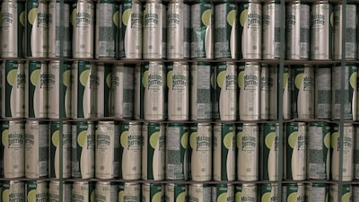 Nestlé cria joint venture de € 4,9 bi para negócio de águas com a Platinum Equity Nestlé cria joint venture de € 4,9 bi para negócio de águas com a Platinum Equity