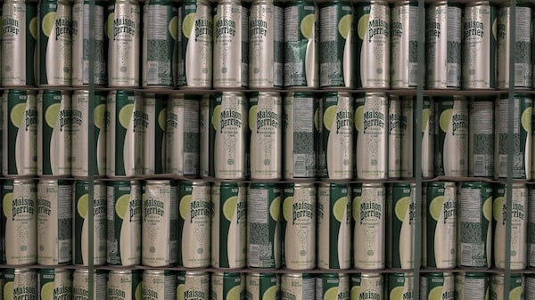 Nestlé cria joint venture de € 4,9 bi para negócio de águas com a Platinum Equity Nestlé cria joint venture de € 4,9 bi para negócio de águas com a Platinum Equity