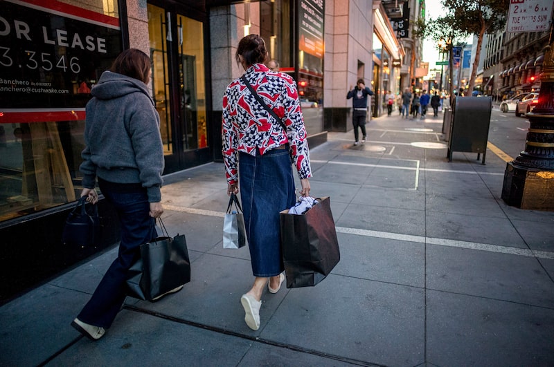 Shoppers In San Francisco As Tally Of US Shoppers Slipped During Key Holiday Weekend Shoppers In San Francisco As Tally Of US Shoppers Slipped During Key Holiday Weekend