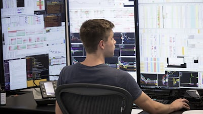 Shutdown adiado: como o acordo do Congresso afeta os mercados, segundo 6 analistas Shutdown adiado: como o acordo do Congresso afeta os mercados, segundo 6 analistas