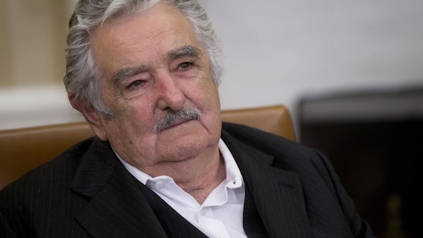 Mujica: “La política no está a la altura de lo que está solicitando la gente” Mujica: “La política no está a la altura de lo que está solicitando la gente”