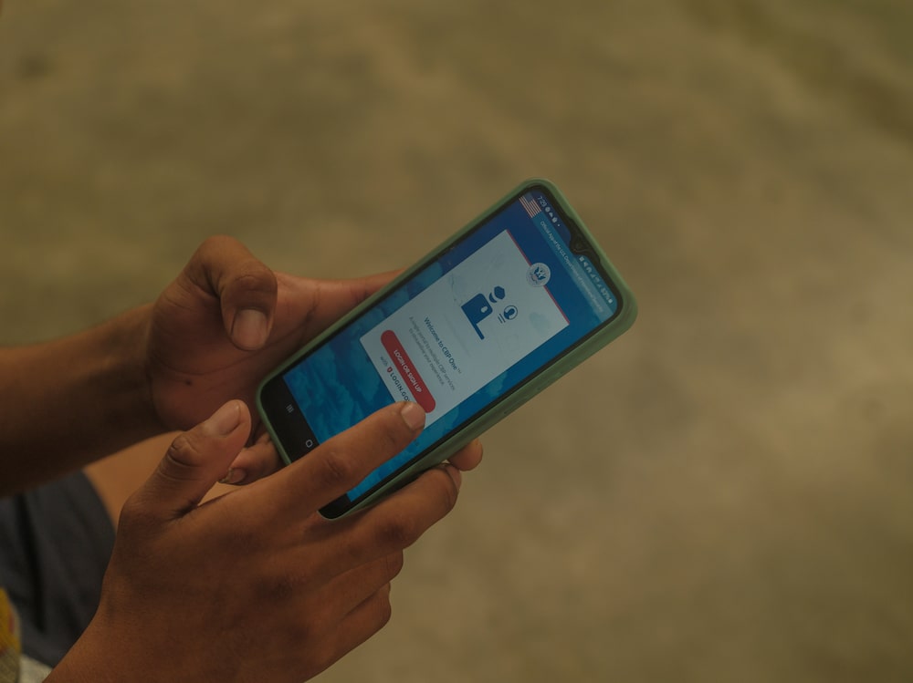 A migrant tries to use the CBP One app at a shelter in Villahermosa. Photographer: Alejandro Cegarra/Bloomberg A migrant tries to use the CBP One app at a shelter in Villahermosa. Photographer: Alejandro Cegarra/Bloomberg