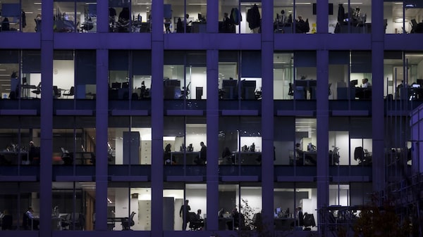 Jornadas de 3 o 4 días a la semana son evaluadas por empresas para sus trabajadores Jornadas de 3 o 4 días a la semana son evaluadas por empresas para sus trabajadores