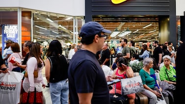 Acciones de Nike caen tras proyectar una disminución de ventas en el trimestre actual Acciones de Nike caen tras proyectar una disminución de ventas en el trimestre actual