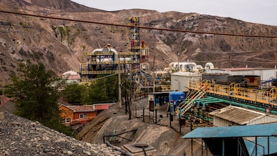 Codelco suspende un proyecto de ampliación de El Teniente por un nuevo riesgo sísmico Codelco suspende un proyecto de ampliación de El Teniente por un nuevo riesgo sísmico
