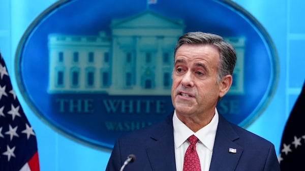 Diretor da CIA quer acelerar adoção de IA e diz que decisão final seguirá com pessoas Diretor da CIA quer acelerar adoção de IA e diz que decisão final seguirá com pessoas