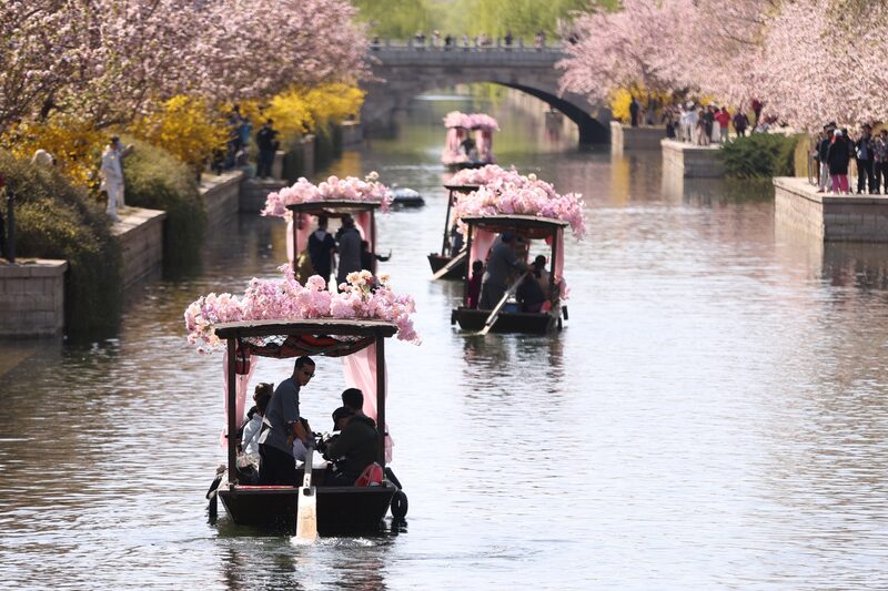 Governo de Pequim quer tornar o país mais atraente para turistas estrangeiros, com expectativa de que também gastem mais no país Governo de Pequim quer tornar o país mais atraente para turistas estrangeiros, com expectativa de que também gastem mais no país