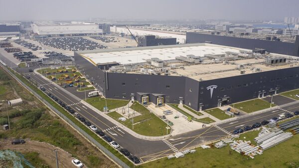 AMLO amaga con negar permisos para fábrica de Tesla en Nuevo León AMLO amaga con negar permisos para fábrica de Tesla en Nuevo León