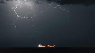 Irán prepara ley para imponer peajes al tránsito por el estrecho de Ormuz Irán prepara ley para imponer peajes al tránsito por el estrecho de Ormuz