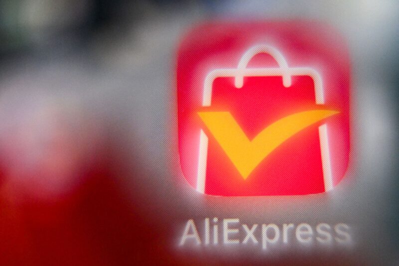 Una ilustración del 16 de abril de 2025 muestra el logotipo de la aplicación de compras china AliExpress en la pantalla de un smartphone en Fráncfort del Meno, en el oeste de Alemania. Una ilustración del 16 de abril de 2025 muestra el logotipo de la aplicación de compras china AliExpress en la pantalla de un smartphone en Fráncfort del Meno, en el oeste de Alemania.