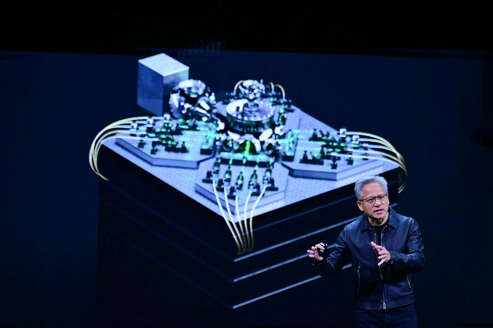 El director ejecutivo de NVIDIA, Jensen Huang, habla durante la conferencia inaugural en directo previa al evento Nvidia GTC (GPU Technology Conference) en Washington. El director ejecutivo de NVIDIA, Jensen Huang, habla durante la conferencia inaugural en directo previa al evento Nvidia GTC (GPU Technology Conference) en Washington.