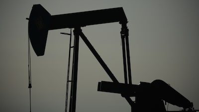El crudo sube con fuerza tras ataques hutíes contra petroleros saudíes en el Mar Rojo El crudo sube con fuerza tras ataques hutíes contra petroleros saudíes en el Mar Rojo