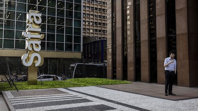 Banco Safra se antecipa a novo imposto no Brasil e paga dividendos de R$ 11 bilhões Banco Safra se antecipa a novo imposto no Brasil e paga dividendos de R$ 11 bilhões