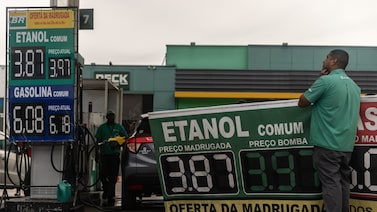 Mistura de etanol na gasolina leva política de biocombustíveis à disputa eleitoral Mistura de etanol na gasolina leva política de biocombustíveis à disputa eleitoral