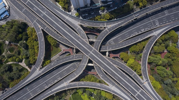 Petróleo supera los US$103 mientras la UE trabaja en nuevas sanciones a Rusia Petróleo supera los US$103 mientras la UE trabaja en nuevas sanciones a Rusia