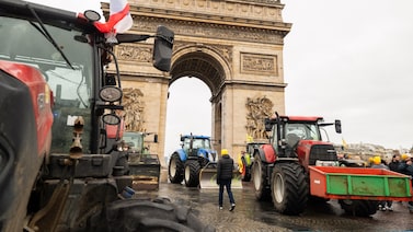 Macron anuncia voto contra acordo UE-Mercosul em meio a protesto de agricultores Macron anuncia voto contra acordo UE-Mercosul em meio a protesto de agricultores