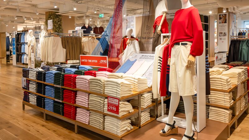 Uniqlo caminha para superar H&M em vendas e mira Zara para se tornar a número 1 na moda Uniqlo caminha para superar H&M em vendas e mira Zara para se tornar a número 1 na moda
