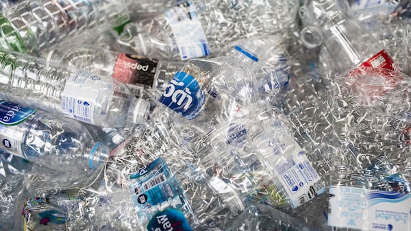 Un estudio revela que el excedente de plástico en el mundo empeorará mucho en 2040 Un estudio revela que el excedente de plástico en el mundo empeorará mucho en 2040