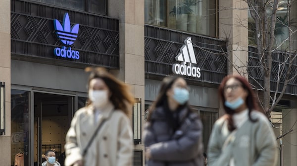 Adidas rebaja meta de rentabilidad a medida que cierres en China merman las ventas Adidas rebaja meta de rentabilidad a medida que cierres en China merman las ventas