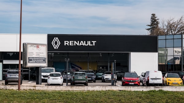 Renault e Geely anunciam investimento de R$ 3,8 bilhões para produzir carros no Brasil Renault e Geely anunciam investimento de R$ 3,8 bilhões para produzir carros no Brasil