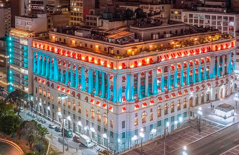 Uma das joias da coroa do portfólio da Gazit Brasil: o Shopping Light preserva a elegância do edifício histórico da antiga sede da Light enquanto oferece mix sofisticado de marcas e gastronomia no centro de São Paulo. Uma das joias da coroa do portfólio da Gazit Brasil: o Shopping Light preserva a elegância do edifício histórico da antiga sede da Light enquanto oferece mix sofisticado de marcas e gastronomia no centro de São Paulo.