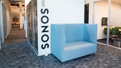 Sonos abre su plataforma a ChatGPT y Gemini y lanza auriculares de US$449 y una barra de sonido de US$699 Sonos abre su plataforma a ChatGPT y Gemini y lanza auriculares de US$449 y una barra de sonido de US$699