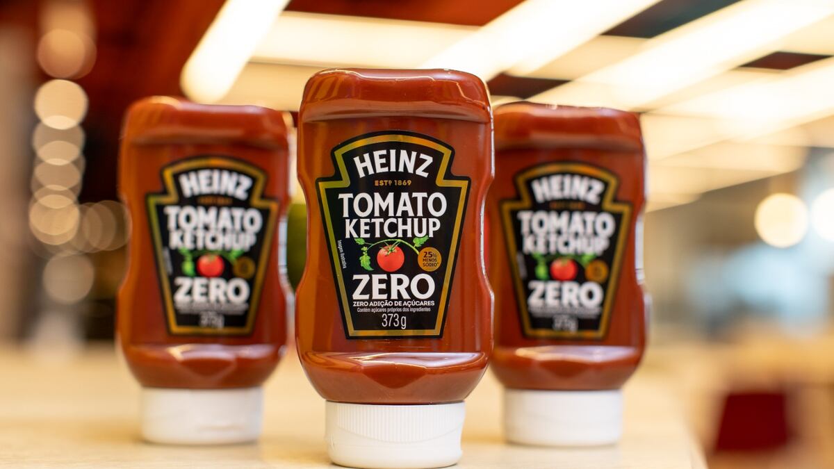 Lançamento do ketchup zero da Heinz no Brasil ocorre em um momento em que grandes empresas apostam em produtos com maior apelo proteico e com menor teor de açúcar