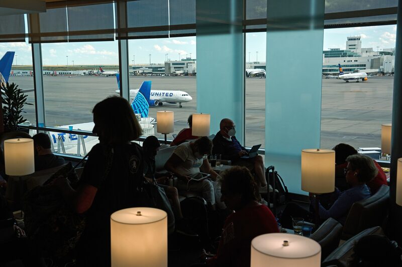 As associações individuais ao United Club custarão agora US$ 750 ou 94.000 milhas-prêmio por ano para os associados do programa de fidelidade MileagePlus As associações individuais ao United Club custarão agora US$ 750 ou 94.000 milhas-prêmio por ano para os associados do programa de fidelidade MileagePlus