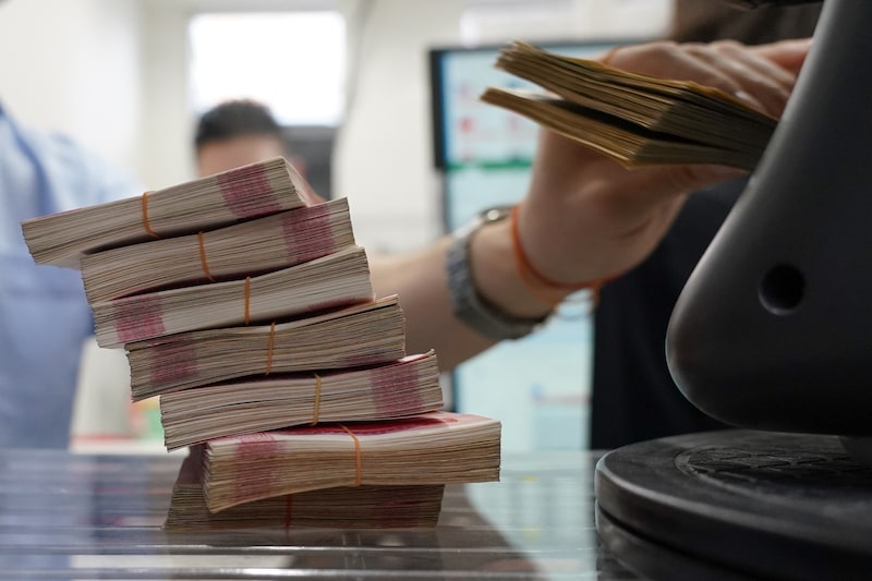 El yen se hunde en el mercado de divisas El yen se hunde en el mercado de divisas