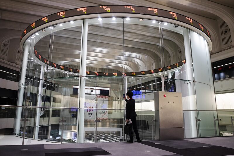 As ações asiáticas subiram no início do pregão desta segunda-feira (20), em linha com ganhos nos EUA na última sexta (17) As ações asiáticas subiram no início do pregão desta segunda-feira (20), em linha com ganhos nos EUA na última sexta (17)