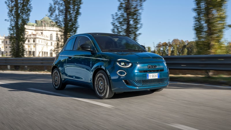 Bem-vindo aos anos 50: produção da Stellantis na Itália cai ao menor nível em 7 décadas Bem-vindo aos anos 50: produção da Stellantis na Itália cai ao menor nível em 7 décadas