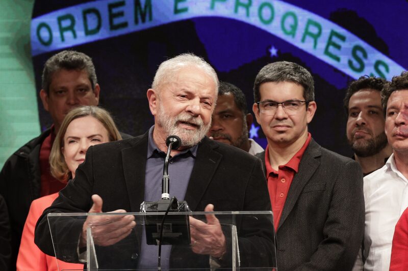 Luiz Inacio Lula da Silva, ex presidente de Brasil, después del recuento de votos durante la primera ronda de las elecciones presidenciales en el hotel Novotel Jaragua en Sao Paulo, Brasil, el domingo 2 de octubre de 2022. Luiz Inacio Lula da Silva, ex presidente de Brasil, después del recuento de votos durante la primera ronda de las elecciones presidenciales en el hotel Novotel Jaragua en Sao Paulo, Brasil, el domingo 2 de octubre de 2022.