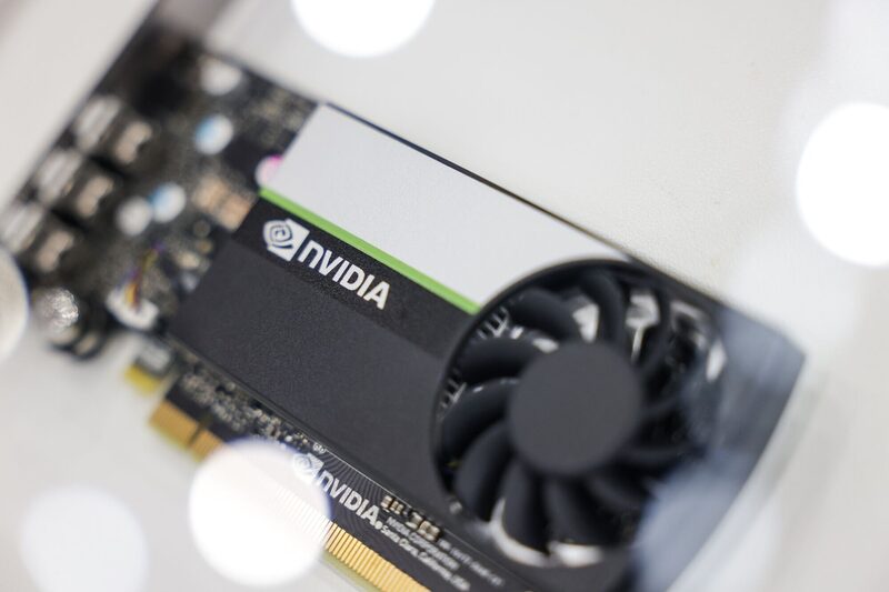 Una unidad de procesamiento gráfico de Nvidia Corp. durante la feria Computex de Taipei, Taiwán, el martes 30 de mayo de 2023. Una unidad de procesamiento gráfico de Nvidia Corp. durante la feria Computex de Taipei, Taiwán, el martes 30 de mayo de 2023.