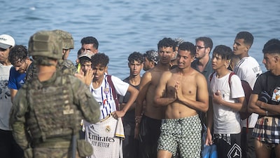 Crise migratória amplia pressão sobre premiê espanhol e expõe divisão na UE Crise migratória amplia pressão sobre premiê espanhol e expõe divisão na UE