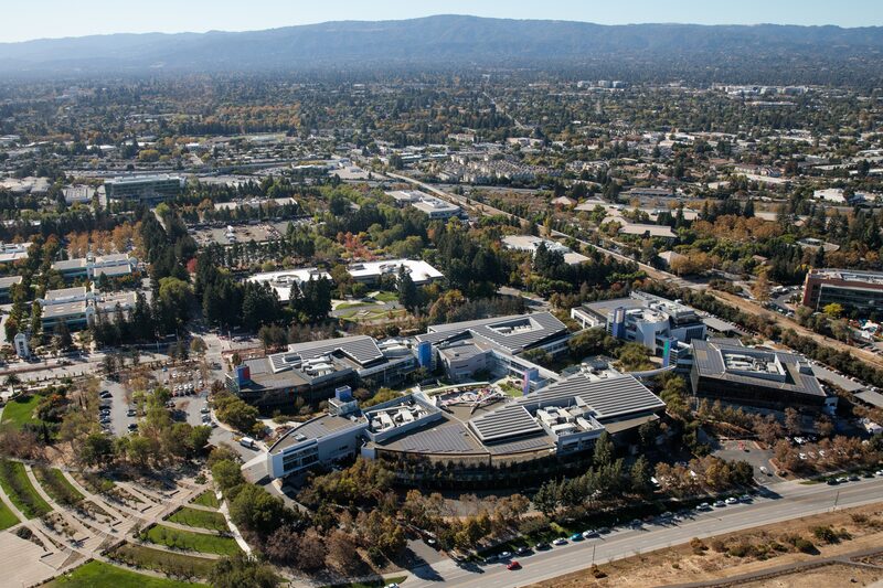 Un nuevo informe muestra que el auge de la inteligencia artificial pondrá a prueba los compromisos climáticos de las tecnológicas de Silicon Valley. Un nuevo informe muestra que el auge de la inteligencia artificial pondrá a prueba los compromisos climáticos de las tecnológicas de Silicon Valley.