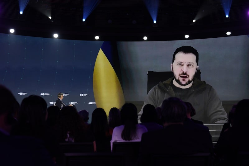 Volodymyr Zelenskiy en el Bloomberg New Economy Forum Volodymyr Zelenskiy en el Bloomberg New Economy Forum