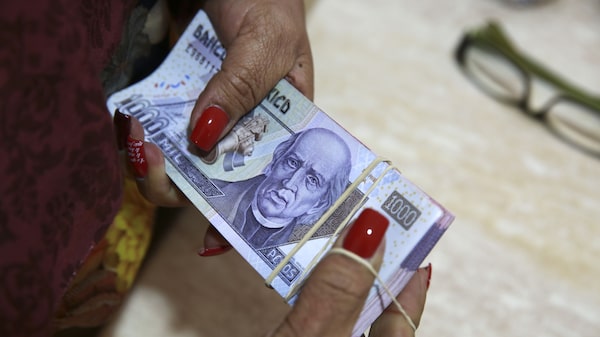 Peso mexicano extiende pérdidas frente al dólar por temores a posible recesión Peso mexicano extiende pérdidas frente al dólar por temores a posible recesión