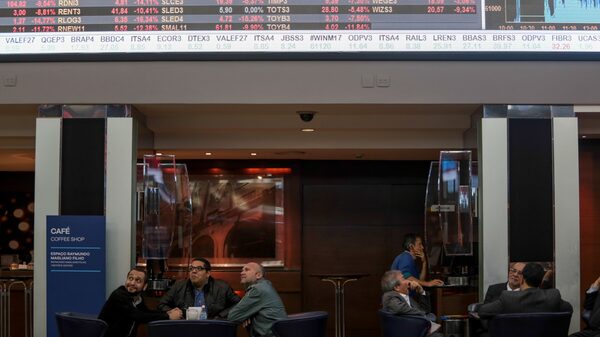 SPX, Radar e fundos americanos negociam ancorar oferta da Copel, dizem fontes SPX, Radar e fundos americanos negociam ancorar oferta da Copel, dizem fontes