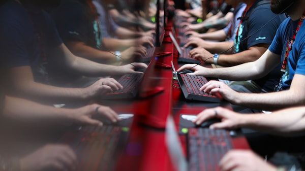 Exinvestigadores de Google planean sistema híbrido de IA y humanos para evitar modelos fuera de control Exinvestigadores de Google planean sistema híbrido de IA y humanos para evitar modelos fuera de control