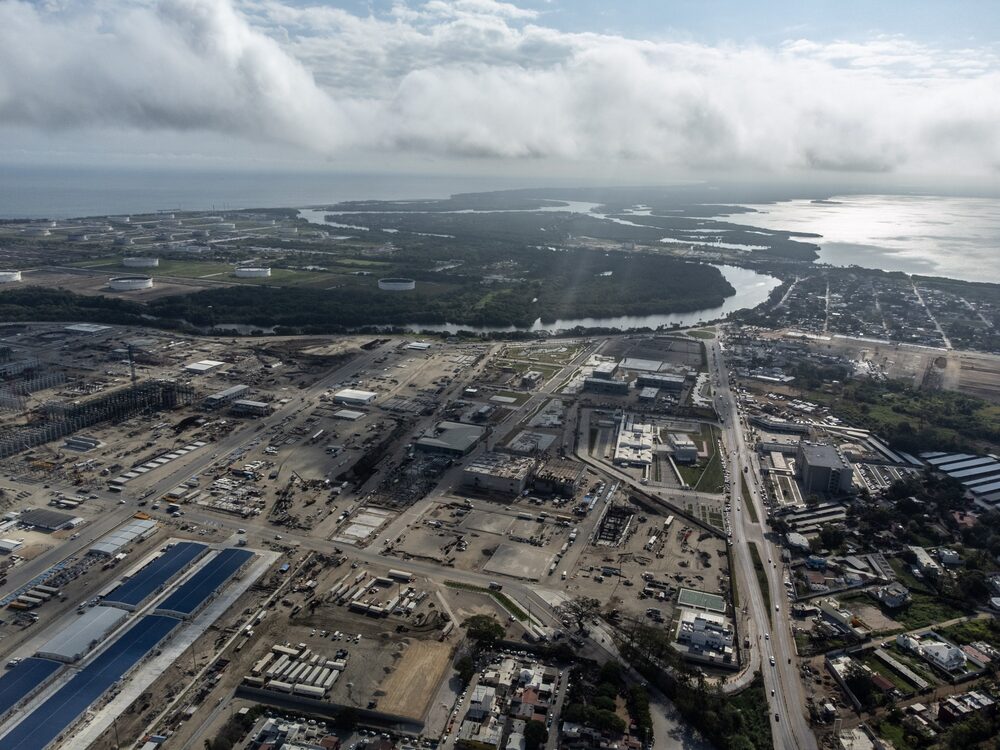 The refinery under construction at Dos Bocas in the southeastern Mexican state of Tabasco is reportedly less than 1% completed. Photographer: César Rodríguez/Bloomberg The refinery under construction at Dos Bocas in the southeastern Mexican state of Tabasco is reportedly less than 1% completed. Photographer: César Rodríguez/Bloomberg